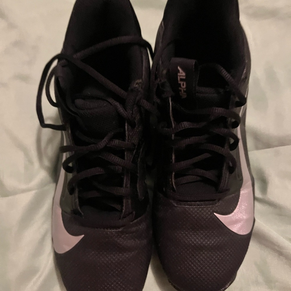 Nike men’s 7.5 football cleats